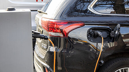 Een elektrische laadpaal voor een auto