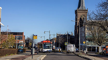 Bus in de Kerstraat in Kwintsheul
