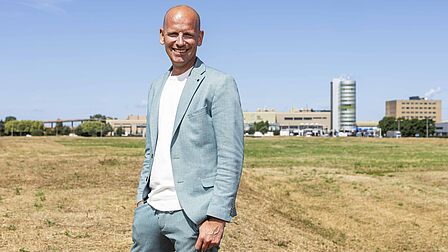 Wethouder Anko Goudswaard op het terrein van Flora Campus Westland Wethouder Anko Goudswaard op het terrein van Flora Campus Westland