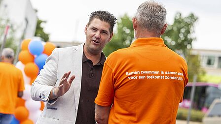 Dave van Koppen als wethouder bij een evenement Dave van Koppen als wethouder bij een evenement
