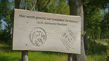 bordje bij ingang van voedselbos Vlierelier